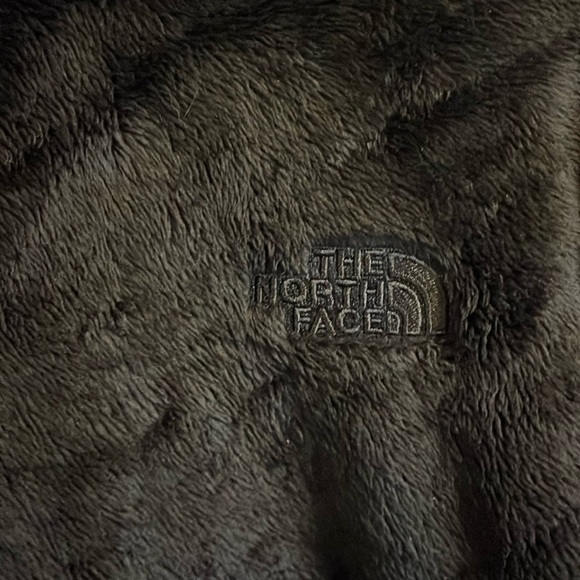 The north face-L-black-pull over, 1/4 zip,L/S, embroidered logo, pocket, jacket. - Picture 5 of 16